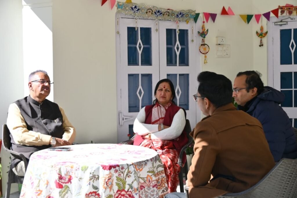 कैबिनेट मंत्री गणेश जोशी ने शासकीय आवास में मसूरी की पार्किंग व्यवस्था एवं वेंडर जोन निर्माण को लेकर की  महत्वपूर्ण बैठक 