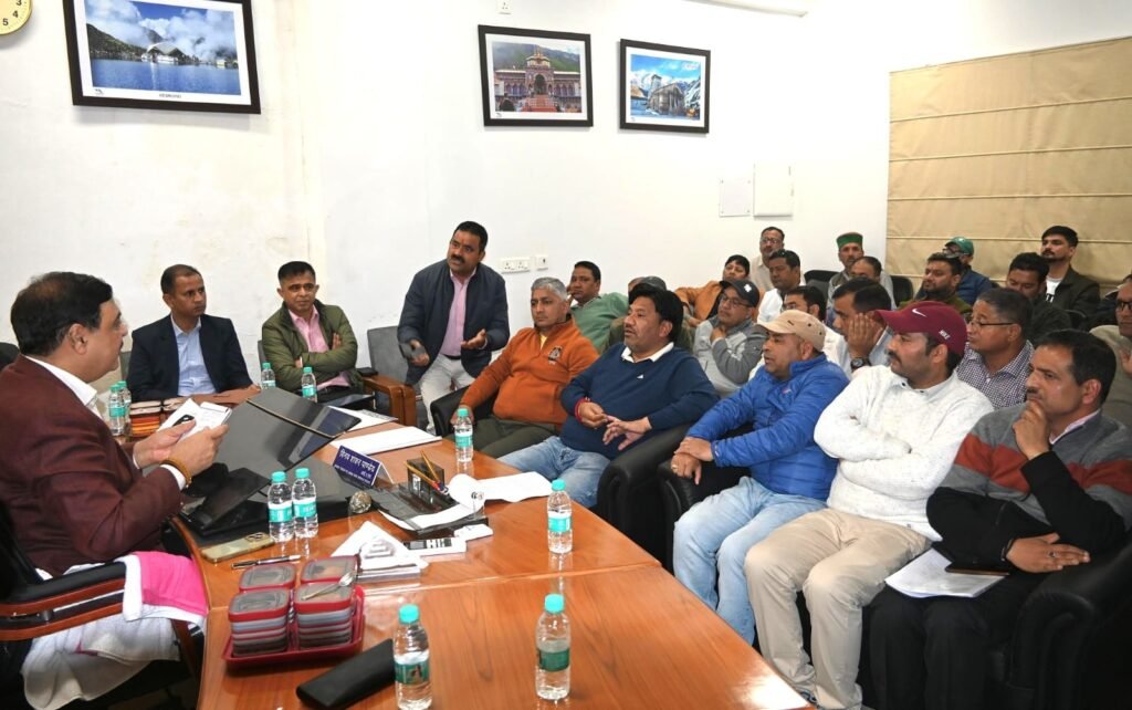 चारधाम यात्रा की तैयारियाँ तेज ! गढ़वाल आयुक्त ने स्टेकहोल्डर्स संग की अहम बैठक