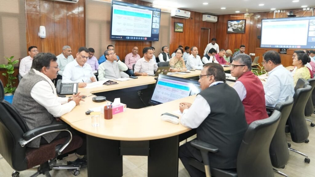 ब्रॉडबैंड समिति की 9वीं बैठक आयोजित, मुख्य सचिव आनन्द बर्द्धन ने विभागों को दिए ये निर्देश