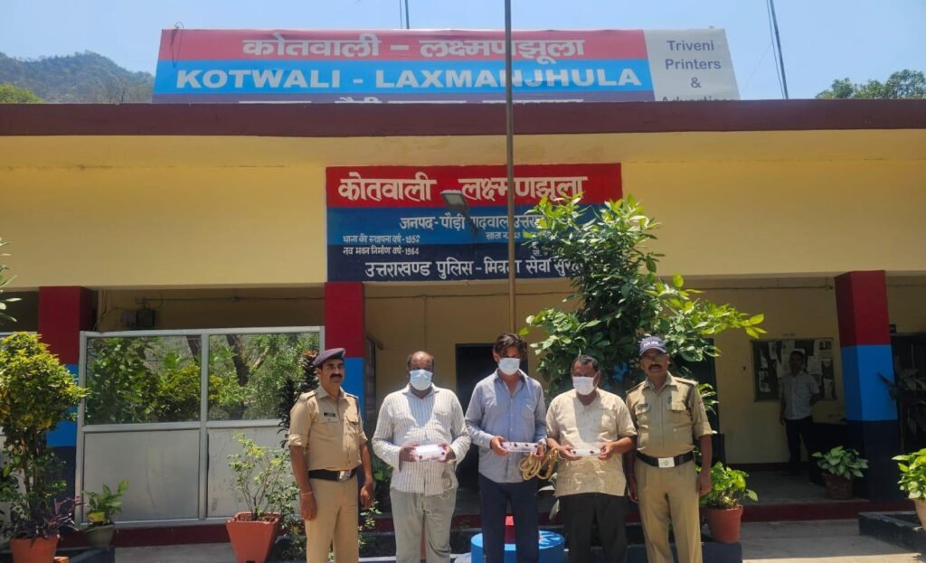 भीड़ में गंगा घाटों पर टप्पेबाजी करने वाले एक और गैंग को पौड़ी पुलिस ने किया बेनकाब