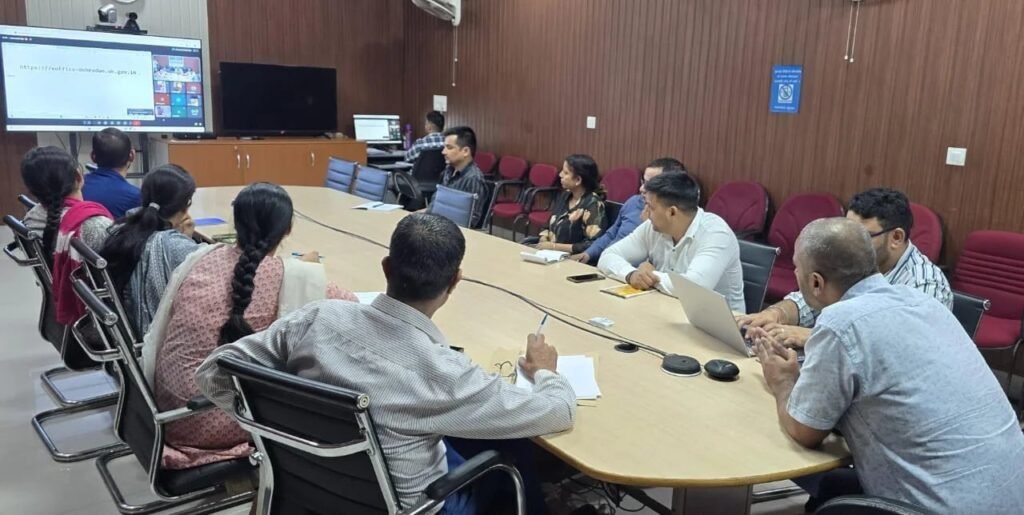जिले में ई-ऑफिस प्रणाली को प्रभावी बनाने के लिए प्रशिक्षण कार्यक्रम आयोजित, अधिकारियों एवं कर्मचारियों को दिया गया व्यवहारिक प्रशिक्षण