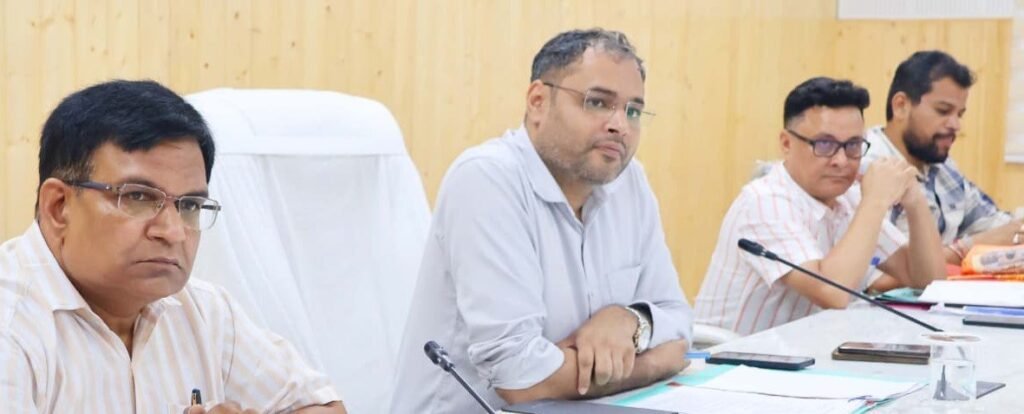 बदरीनाथ मास्टर प्लान में प्रभावितों को पहले मिलेगा हक – डीएम गौरव कुमार
