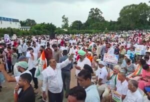 हल्द्वानी शुद्धिकरण विवाद : कांग्रेस का शक्ति प्रदर्शन, सीएम आवास कूच पुलिस ने रोका, हिरासत में कई नेता