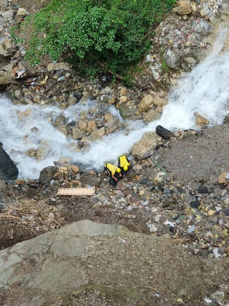 कोल्हूखेत के पास गहरी खाई में मिला शव, SDRF ने किया बरामद
