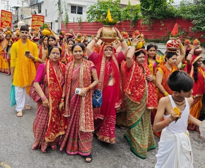 धर्मपुर के प्राचीन श्री शिव मन्दिर का वार्षिक उत्सव भव्य कलश एवं शोभा यात्रा के साथ शुरू